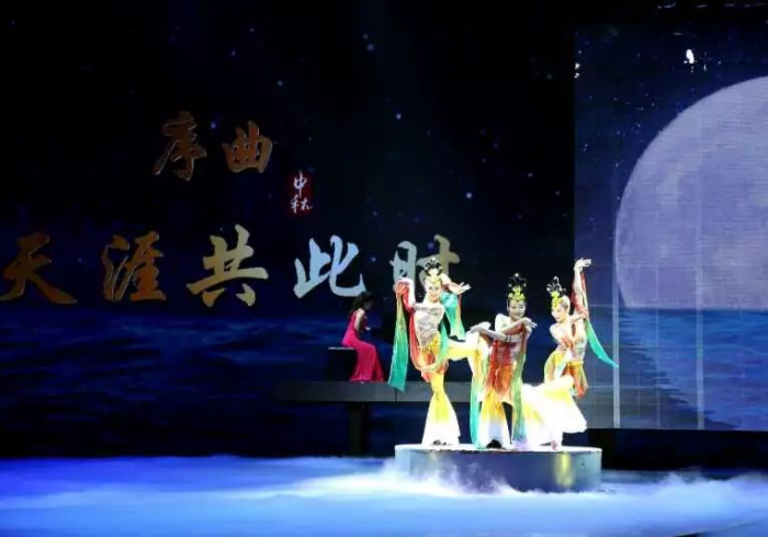 8 秒 详 论 “ 情 怀 古 诗 词 有 可 以 控 制 的 吗 ” ( 透 视 曝 光 猫 腻 )