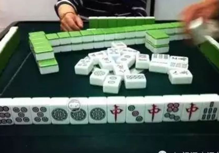 【重磅来袭】“黄冈麻将如何拿到好牌”-玩家曝光开挂流程 【重磅来袭】“黄冈麻将如何拿到好牌”-玩家曝光开挂流程